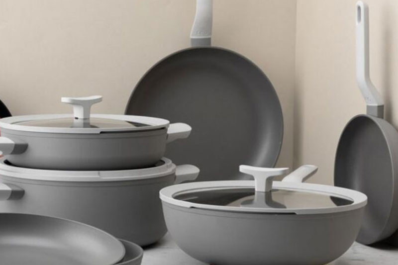 /uploads/article/1401-06/why-buy-a-cast-iron-pot-service.jpg