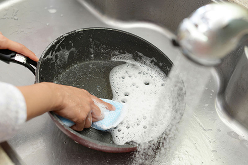 بهترین روش شستشو ظروف گرانیتی را میدانید؟